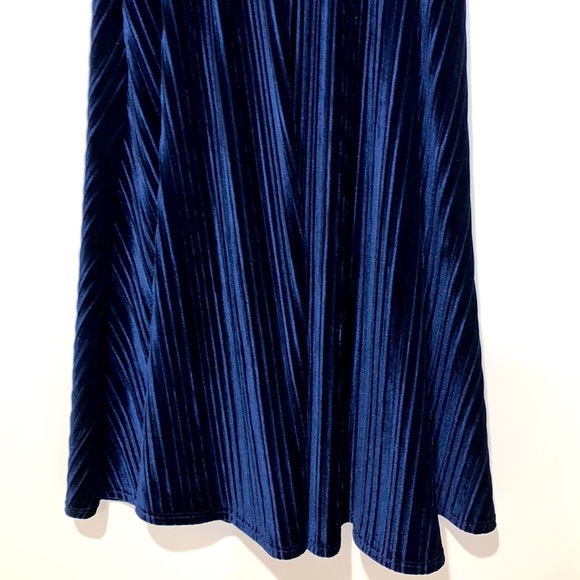 Laundry Shelli Segal Velvet Pleated Maxi Skirt - Picture 6 of 9